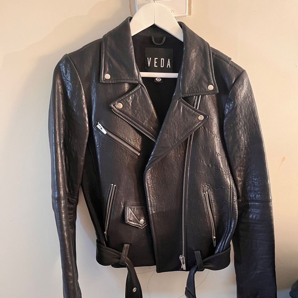 VEDA Jayne Black Leather Jacket small
